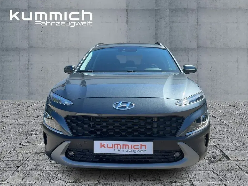 Gebraucht Hyundai Kona Intro Edition 120 PS (88 kW) 2021 Grau SUV