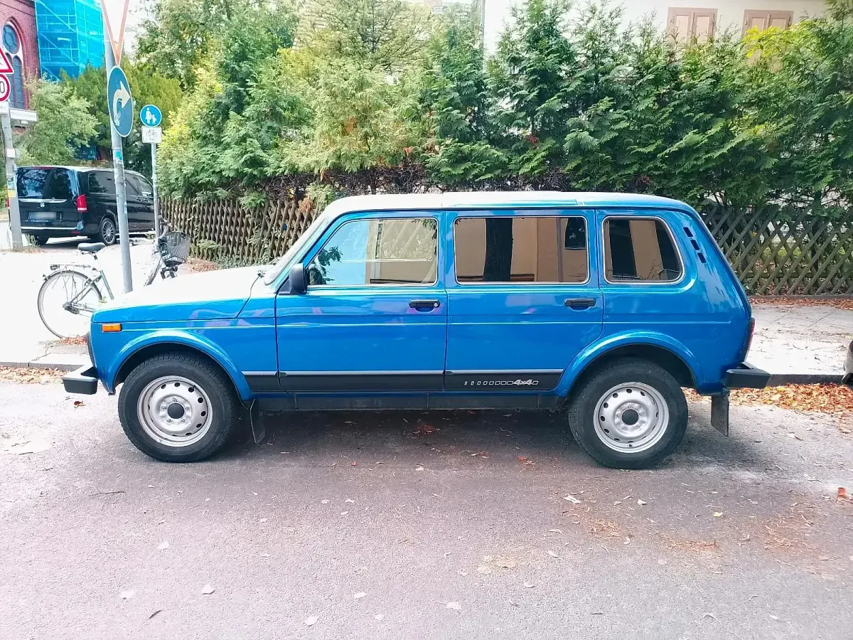 Second-hand Lada niva 83 CP (61 kW) 2019 Albastru SUV
