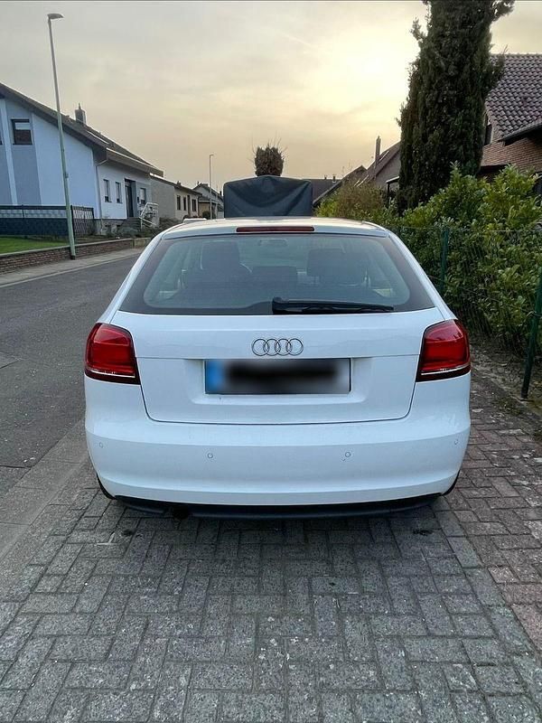 Gebraucht Audi A3 Ambition 116 PS (85 kW) 2011 Weiß Kleinwagen