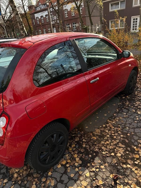 Rot Gebraucht 2009 Nissan Micra Kleinwagen | 2.000 € (Fairer Preis) - Bild 1/4