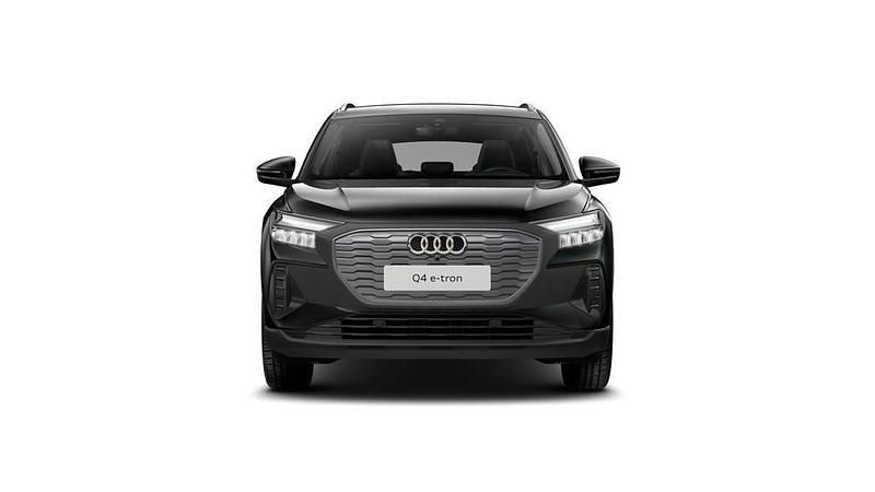 Gebraucht Audi Q4 e-tron Ambiente 150 kW (204 PS) 2023 Mythosschwarz metallic SUV