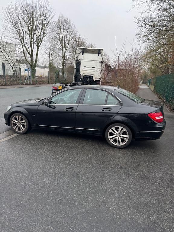 Gebraucht Mercedes C180 156 PS (114 kW) 2012 Schwarz Limousine