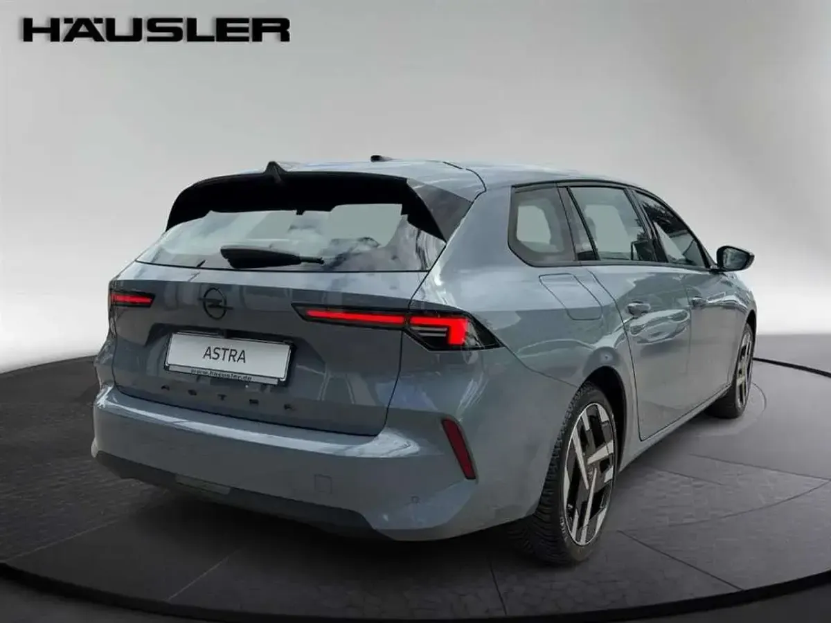 Gebraucht Opel Astra Edition 114 kW (156 PS) 2026 Grau Limousine