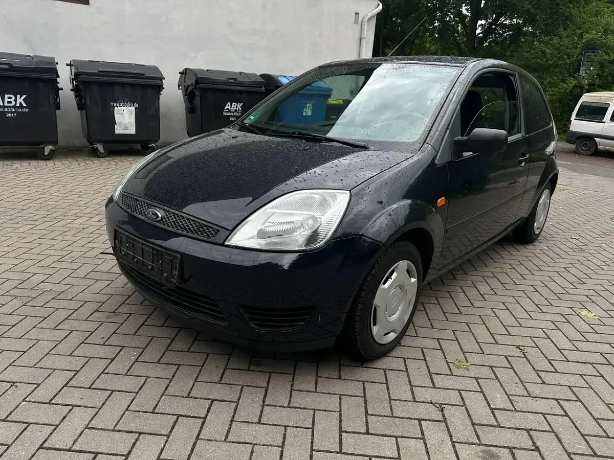 Gebraucht Ford Fiesta 60 PS (44 kW) 2004 Dunkelblau Kleinwagen