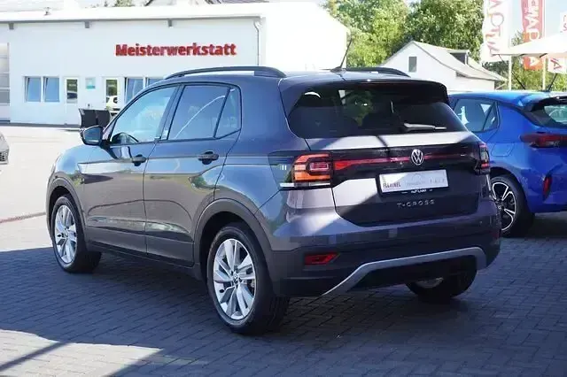 Gebraucht VW T-Cross Move 110 PS (80 kW) 2023 Grau SUV