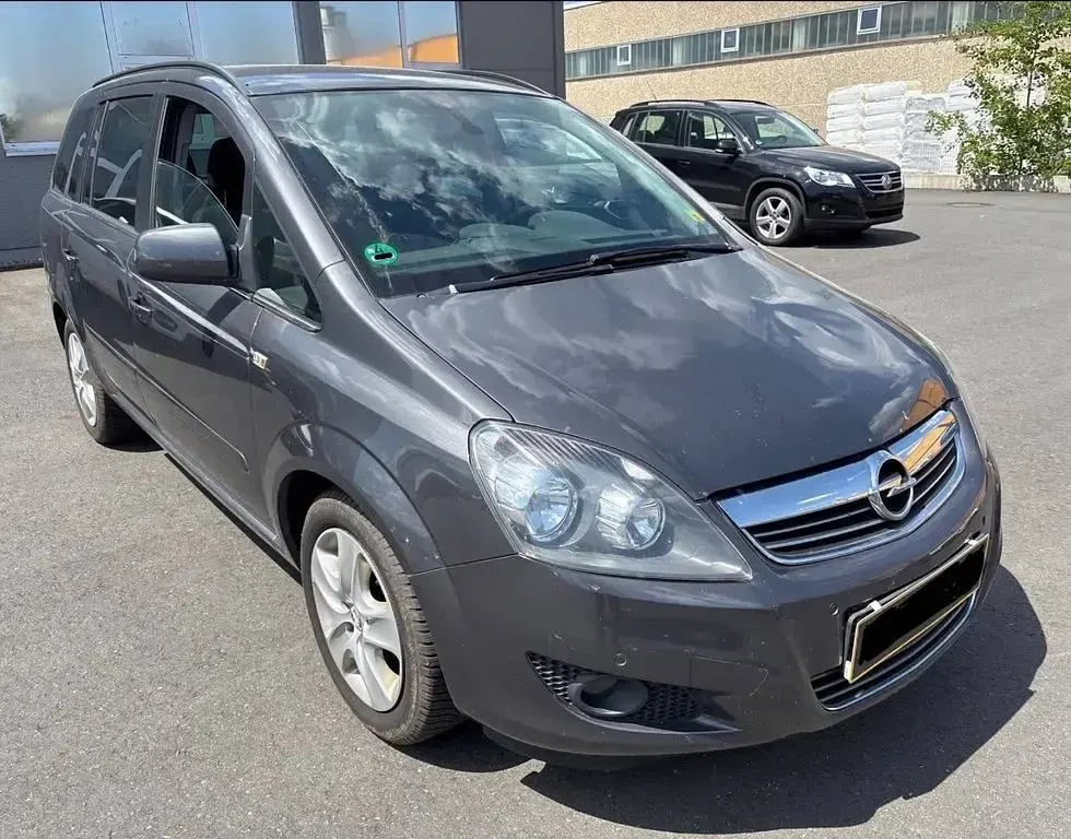 Gebraucht Opel Zafira Design Edition 140 PS (102 kW) 2011 Grau Van / Kleinbus