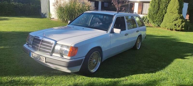 Gebraucht Mercedes E230 132 PS (97 kW) 1989 Weiß Kombi