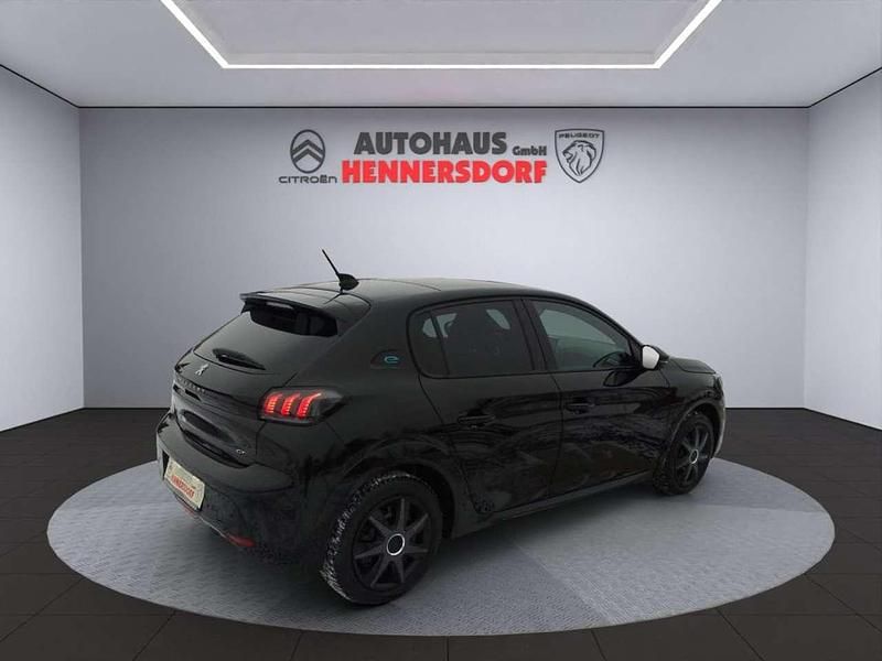 Gebraucht Peugeot e-208 GTi 100 kW (136 PS) 2023 Perla schwarz metallic Kleinwagen
