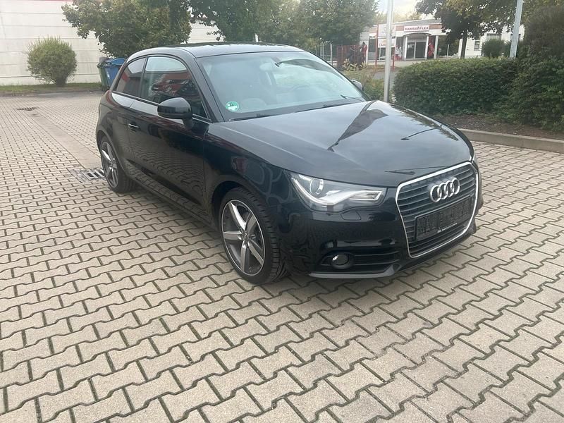 Schwarz Gebraucht 2011 Audi A1 S-Line Kleinwagen | 6.000 € (Guter Preis) - Bild 1/4