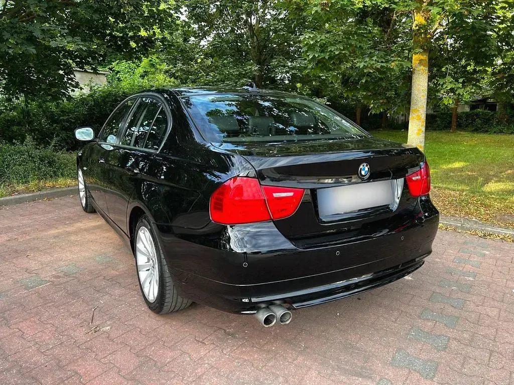 Gebraucht BMW 330 Comfort Edition 245 PS (180 kW) 2011 Schwarz Limousine