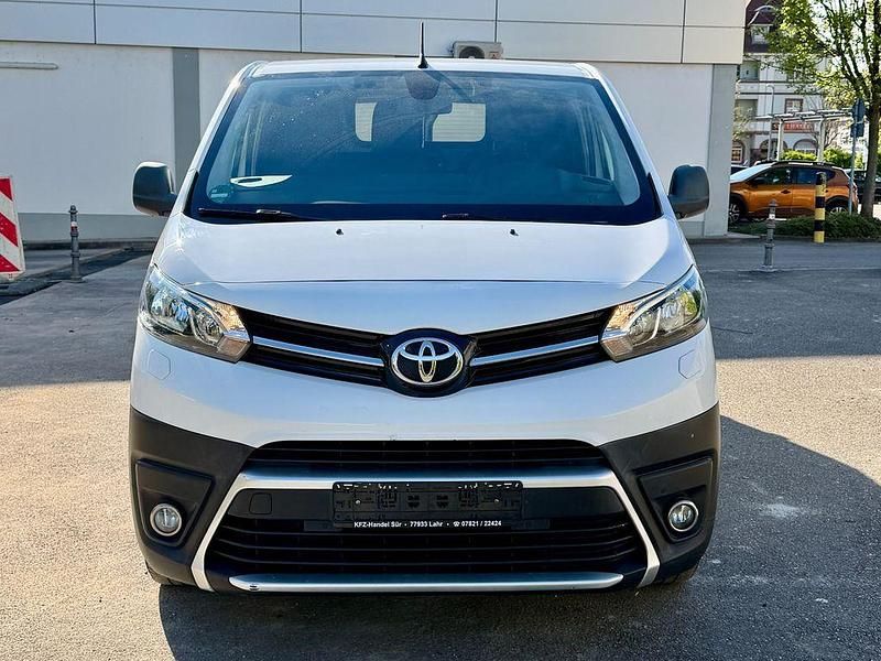Gebraucht Toyota Proace 122 PS (89 kW) 2019 Weiß Van / Kleinbus