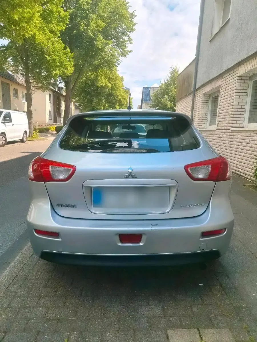 Gebraucht Mitsubishi Lancer 143 PS (105 kW) 2009 Grau Limousine