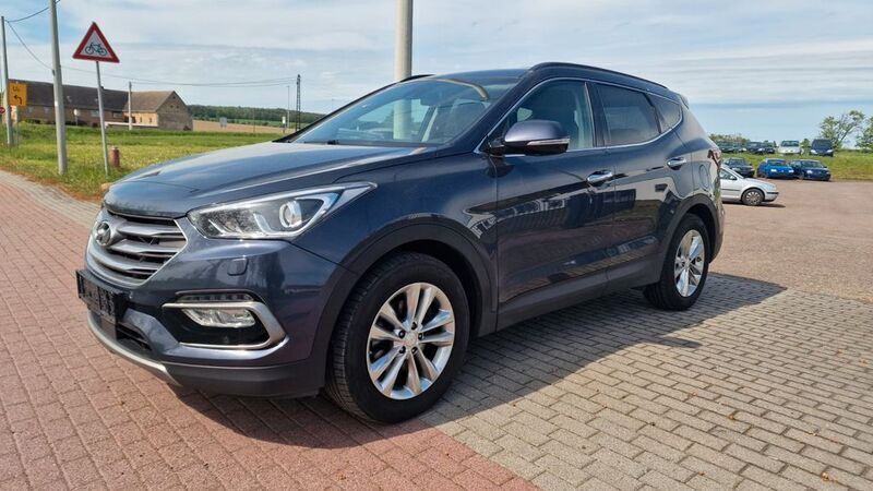 Grau Gebraucht 2018 Hyundai Santa Fe SUV | 15.990 € (Fairer Preis) - Bild 1/4