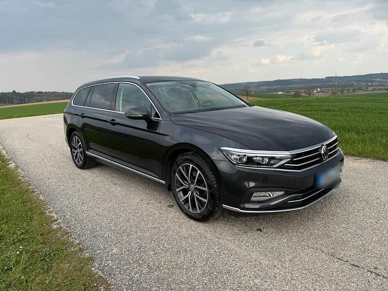 Usata VW Passat Elegance 150 CV (110 kW) 2021 Grigio Station wagon