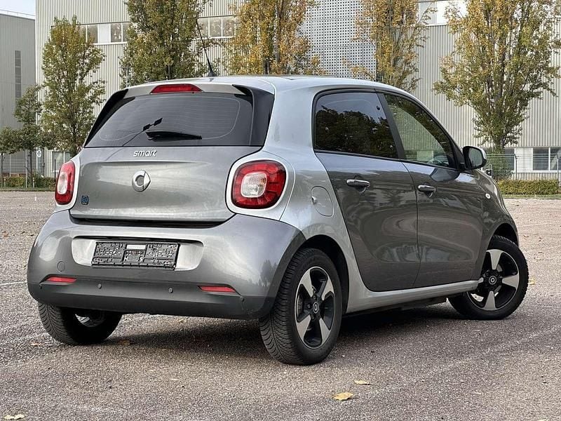 Gebraucht Smart ForFour Electric Drive Passion 60 kW (82 PS) 2019 Grau Limousine
