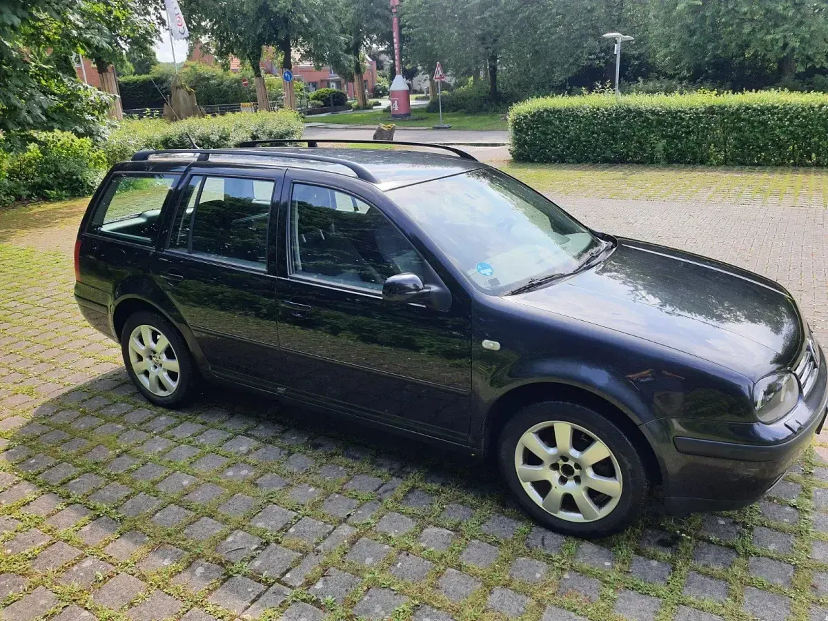 Gebraucht VW Golf IV Pacific 100 PS (73 kW) 2003 Schwarz Kombi