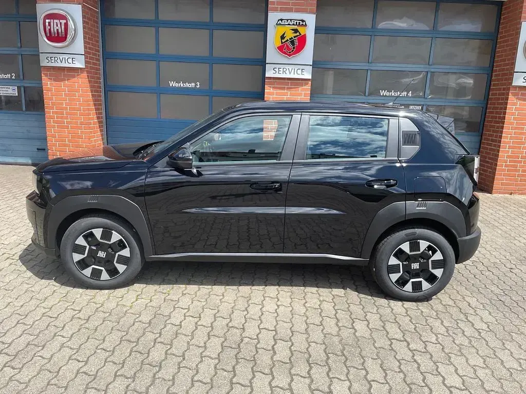 Gebraucht Fiat Grande Panda Icon 83 kW (113 PS) 2026 Schwarz Kleinwagen
