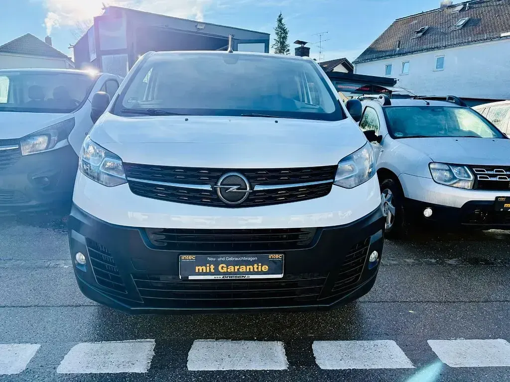 Gebraucht Opel Vivaro-e Combi 122 PS (89 kW) 2020 Weiß Van / Kleinbus