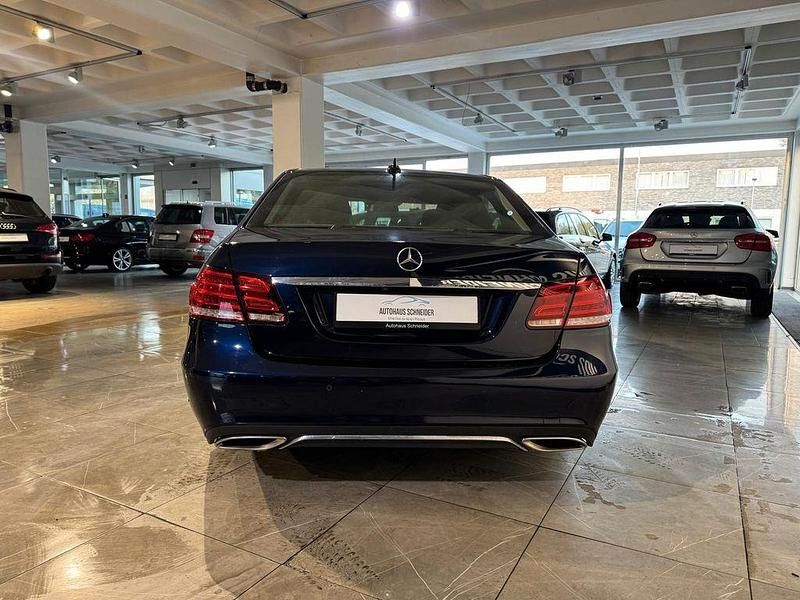 Gebraucht Mercedes E350 258 PS (189 kW) 2015 Blau Limousine