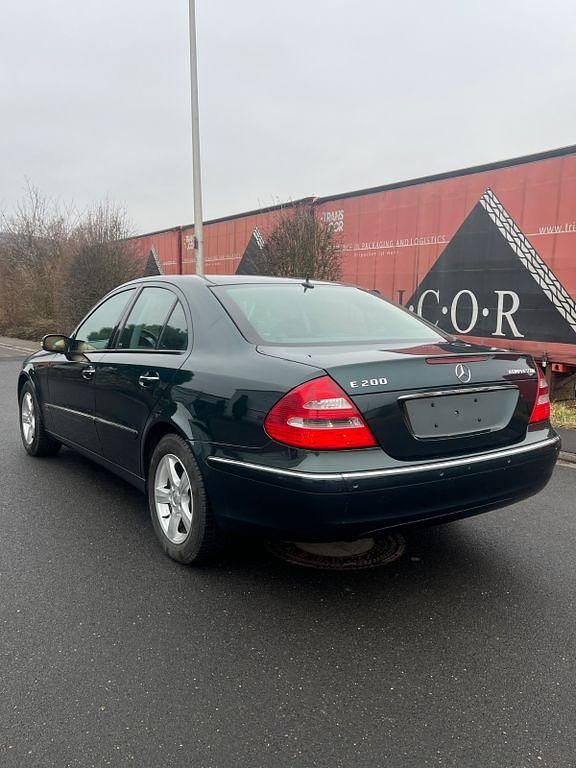 Gebraucht Mercedes E200 Elegance 163 PS (119 kW) 2005 Grün Limousine