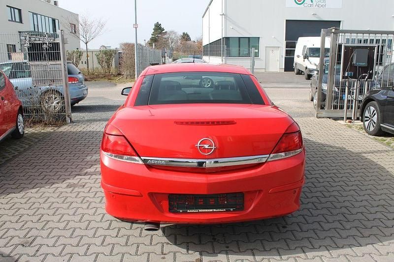 Gebraucht Opel Astra Cabriolet Edition 140 PS (102 kW) 2008 Rot Cabrio