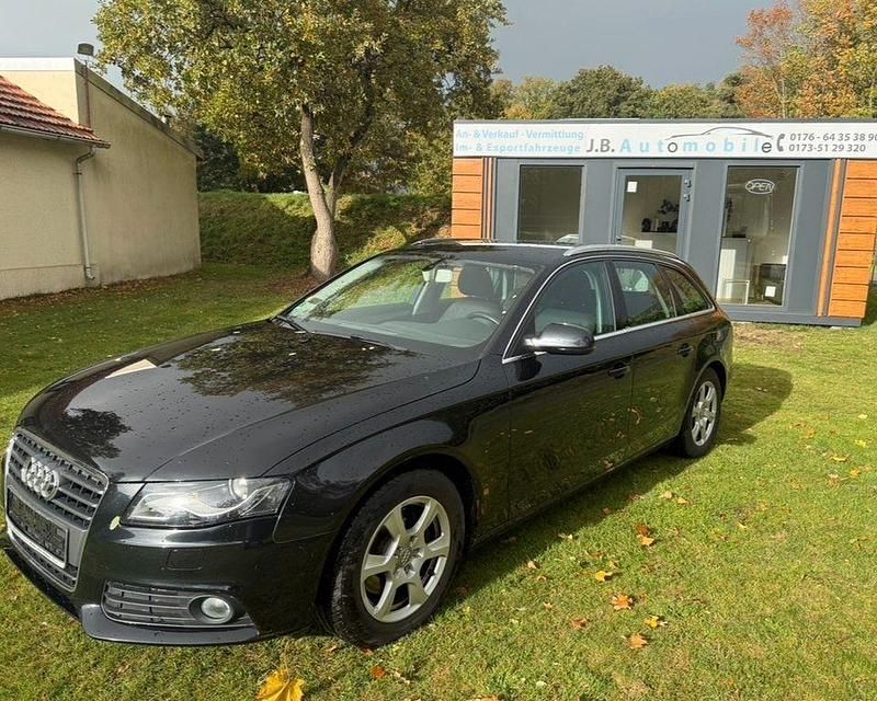 Schwarz Gebraucht 2011 Audi A4 Attraction Kombi | 7.900 € (Fairer Preis) - Bild 1/4