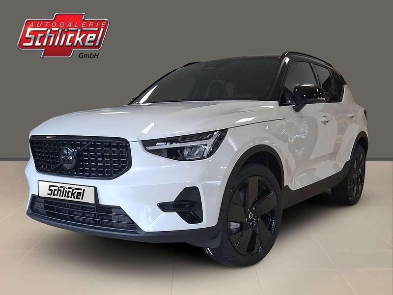 Neu Volvo XC40 Plus 163 PS (119 kW) 2025 Crystal white SUV