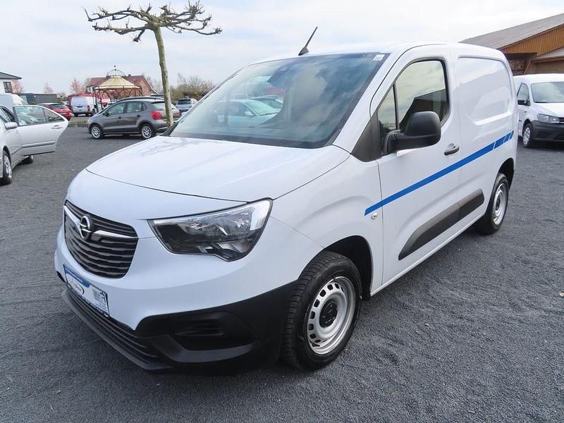 Gebraucht Opel Combo 110 PS (80 kW) 2024 Weiß Limousine