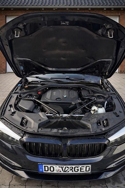 Gebraucht BMW 520 190 PS (139 kW) 2018 Grau Kombi