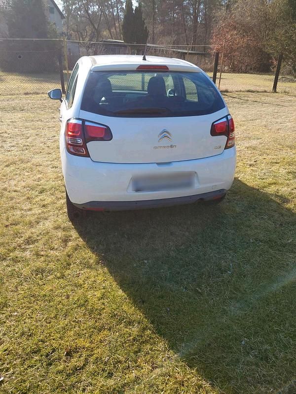 Gebraucht Citroën C3 82 PS (60 kW) 2016 Weiß Kleinwagen
