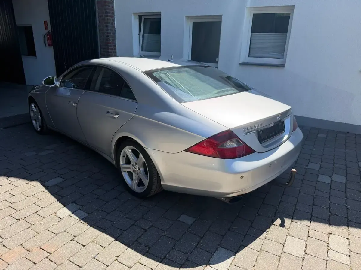 Gebraucht Mercedes CLS320 224 PS (164 kW) 2006 Silber Coupé