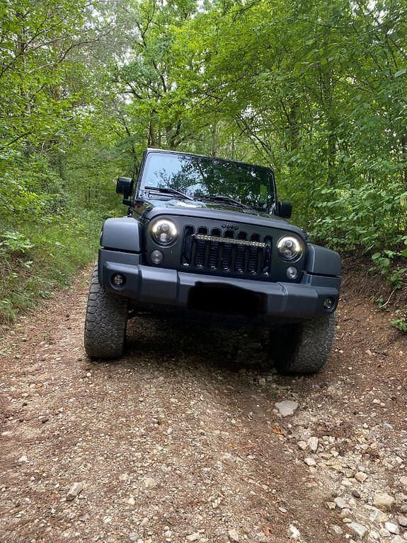 Schwarz Gebraucht 2014 Jeep Wrangler Rubicon SUV | 27.700 € (Fairer Preis) - Bild 1/4