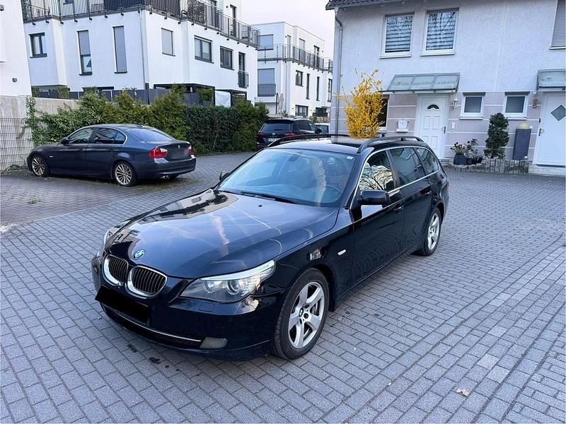 Gebraucht BMW 525 197 PS (144 kW) 2008 Schwarz Kombi