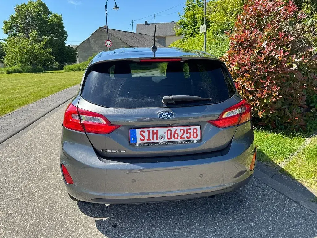 Gebraucht Ford Fiesta 86 PS (63 kW) 2017 Grau Kleinwagen