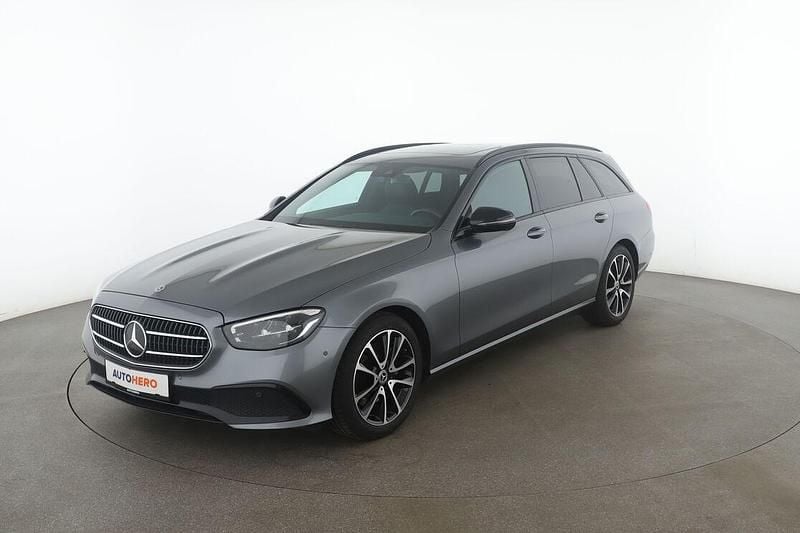 Grau Gebraucht 2020 Mercedes E200 Avantgarde Kombi | 32.080 € (Fairer Preis) - Bild 1/3