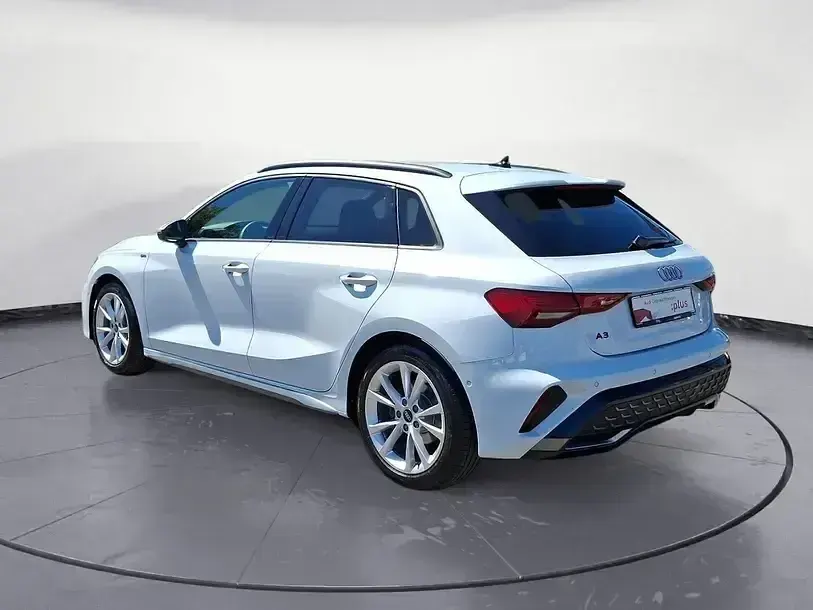 Gebraucht Audi A3 S-Line 150 PS (110 kW) 2025 Gletscherweiß metallic Limousine