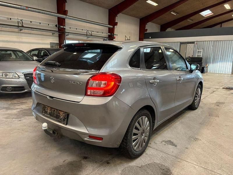 Gebraucht Suzuki Baleno Exclusive 90 PS (66 kW) 2017 Grau Kleinwagen