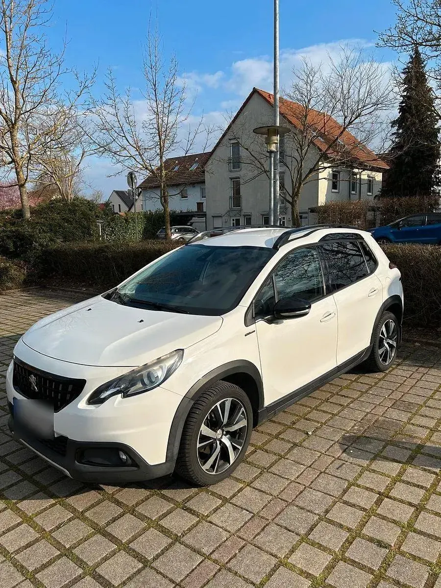 Gebraucht Peugeot 2008 Allure 120 PS (88 kW) 2017 Weiß SUV