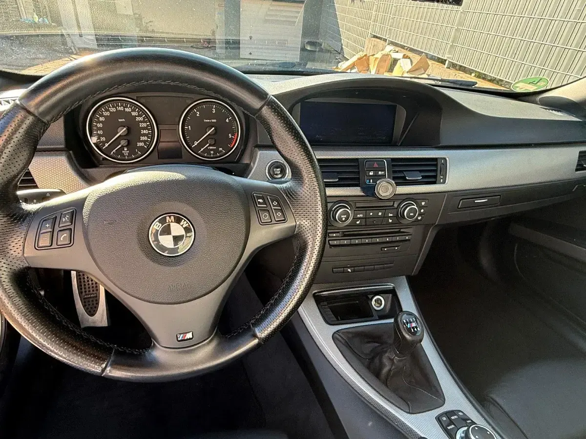 Gebraucht BMW 330 Cabriolet M Sport 245 PS (180 kW) 2013 Weiß Cabrio