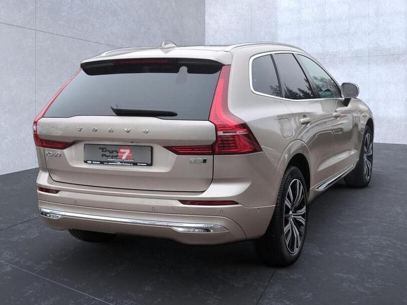 Gebraucht Volvo XC60 Ultimate 235 PS (172 kW) 2023 Unbekannt (metallic) SUV