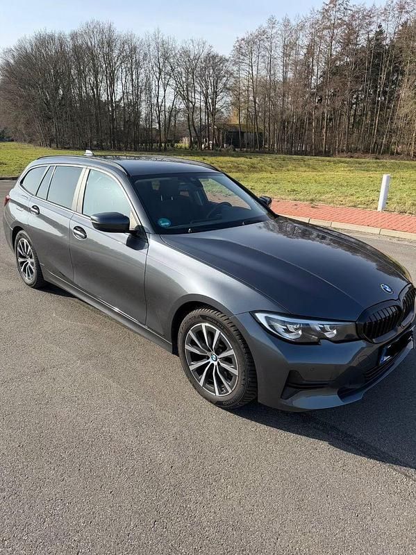 Gebraucht BMW 320 Advantage 190 PS (139 kW) 2021 Grau Kombi