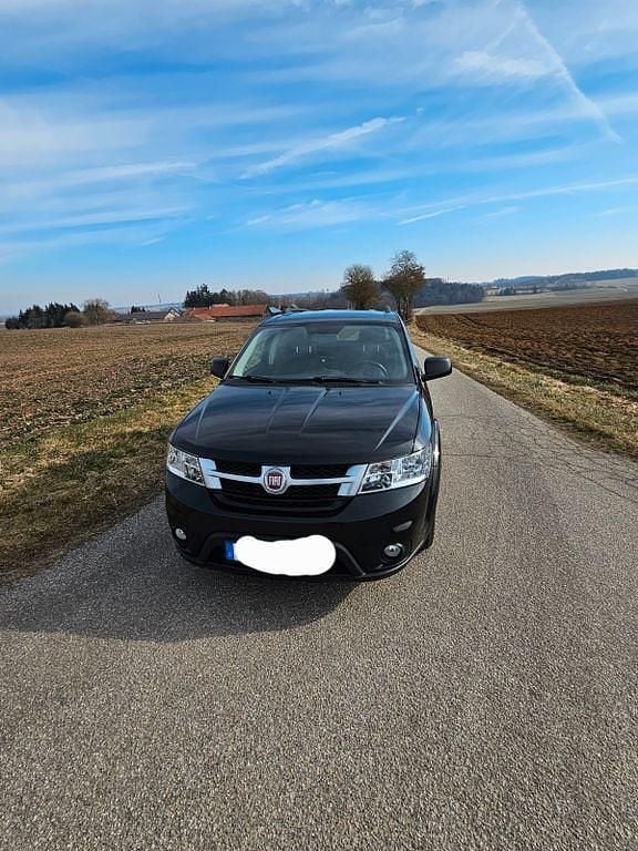 Schwarz Gebraucht 2015 Fiat Freemont SUV | 6.900 € (Guter Preis) - Bild 1/4