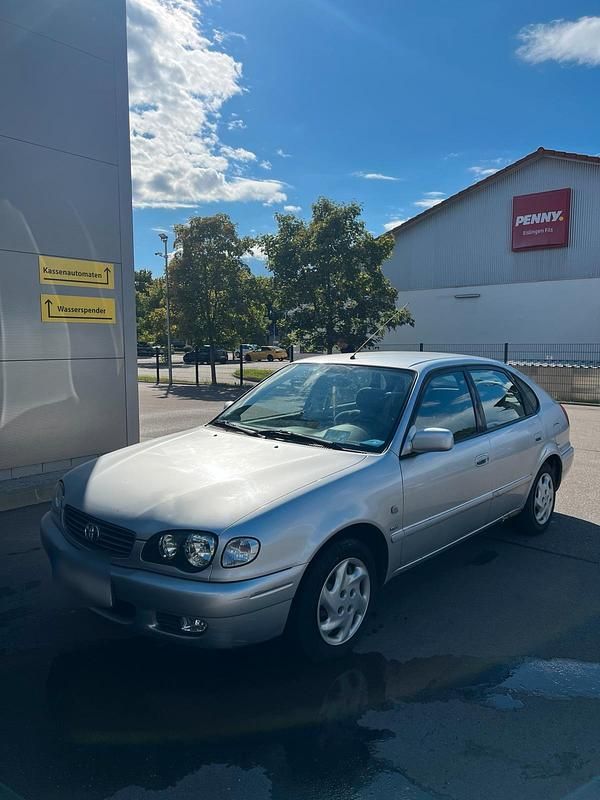 Silber Gebraucht 2001 Toyota Corolla Limousine | 1.900 € - Bild 1/4