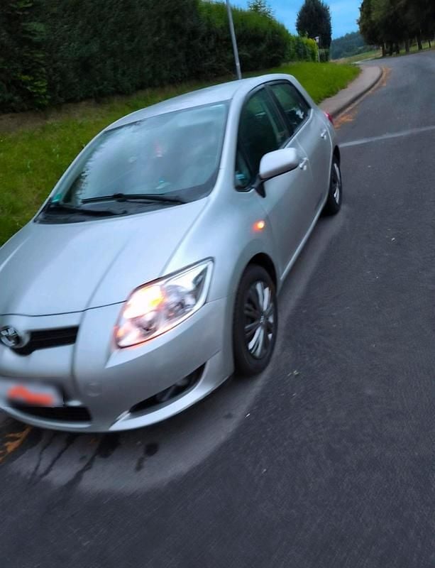 Gebraucht Toyota Auris 97 PS (71 kW) 2009 Grau Kleinwagen