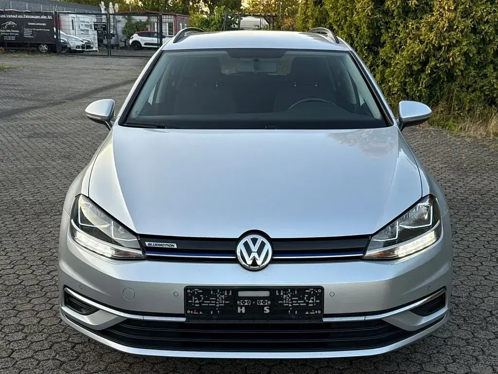 Gebraucht VW Golf VII Comfortline 131 PS (96 kW) 2019 Silber Kombi