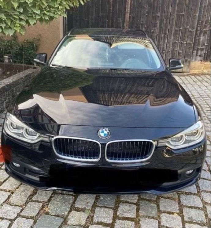 Schwarz Gebraucht 2019 BMW 320 Advantage Kombi | 13.499 € (Superpreis) - Bild 1/4