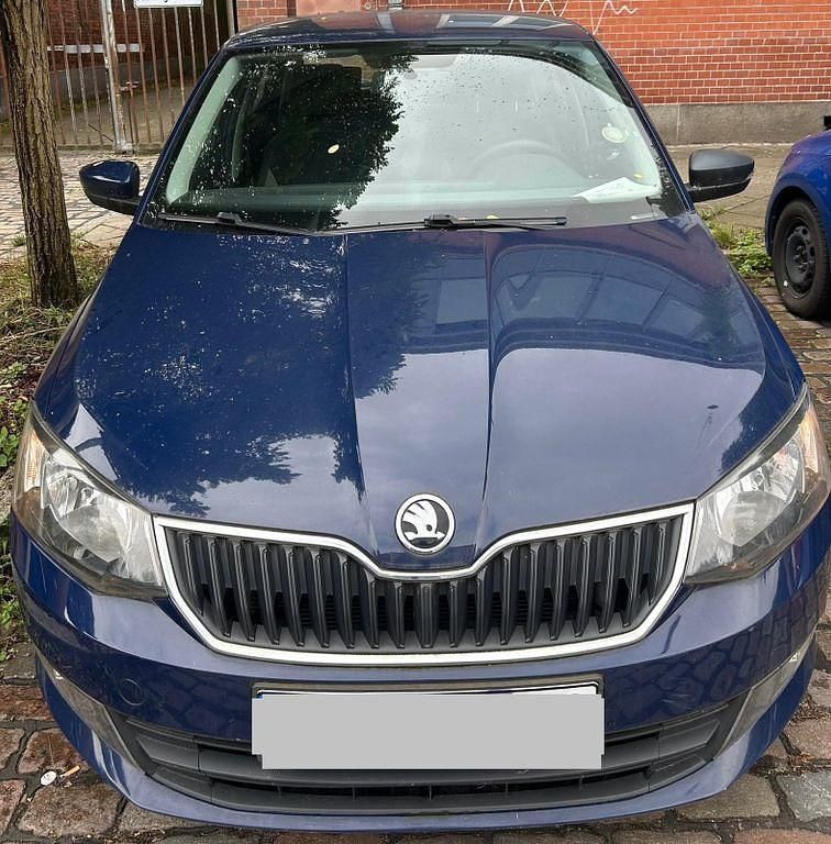 Blau Gebraucht 2016 Skoda Fabia Ambition Kleinwagen | 5.800 € (Superpreis) - Bild 1/4