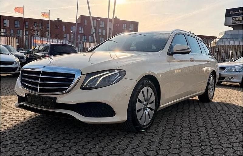 Gebraucht Mercedes E220 194 PS (142 kW) 2020 Gelb Kombi