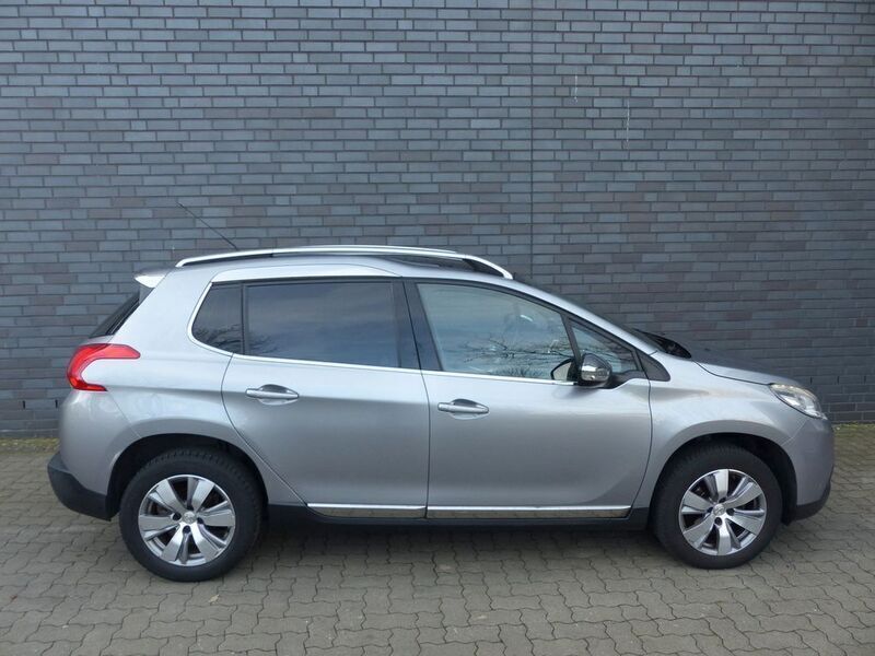 Grau Gebraucht 2016 Peugeot 2008 Allure SUV | 8.995 € (Fairer Preis) - Bild 1/4