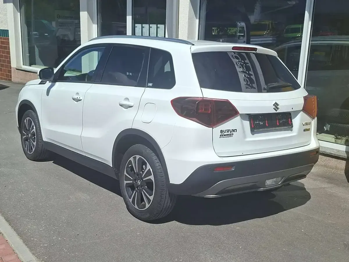 Gebraucht Suzuki Vitara Comfort 129 PS (94 kW) 2023 Superior white SUV
